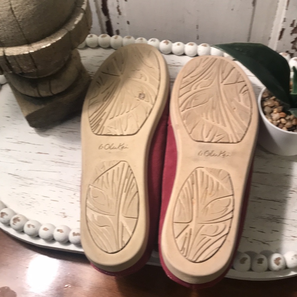 Olukia- Ladies!
Can be worn as a slide or shoe.
Beautiful color!! - Picture 4 of 5